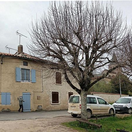 Au Bord De La Riviere Apartment Verteuil-sur-Charente ภายนอก รูปภาพ