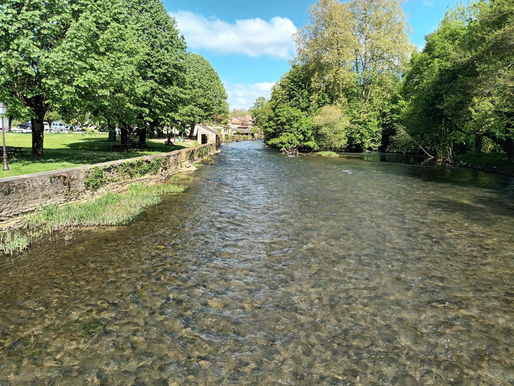 Au Bord De La Riviere Apartment Verteuil-sur-Charente ภายนอก รูปภาพ