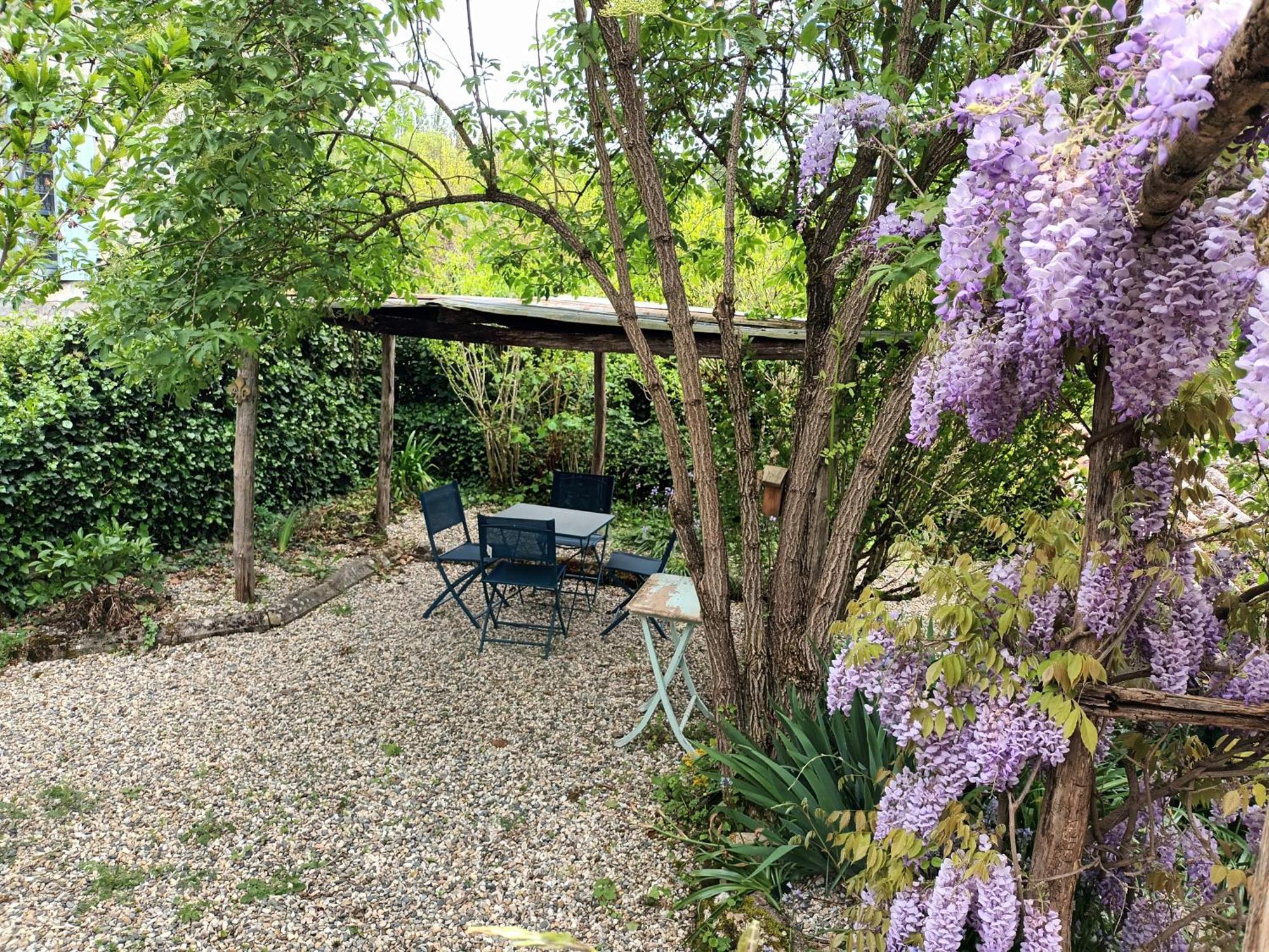 Au Bord De La Riviere Apartment Verteuil-sur-Charente ภายนอก รูปภาพ